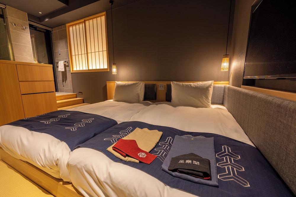 Deluxe Twin Room with Roof Top Open Air Bath - Photo 8
