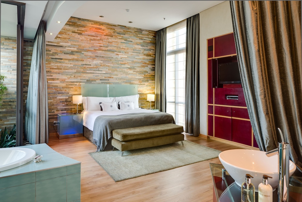 Penthouse, 1 King Bed - Photo 2