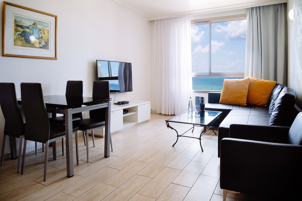 Deluxe Apartment, 1 Bedroom, Sea View, Beachfront photo 1