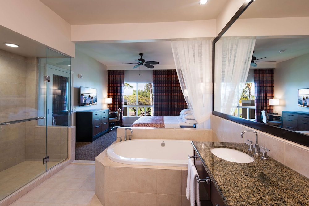 Suite, 2 Bedrooms, Accessible (Roll-in Shower) thumbnail 6