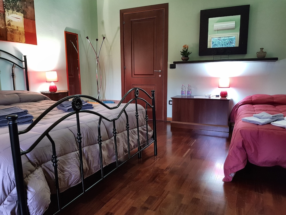 Comfort Triple Room, Private Bathroom (external) photo 2