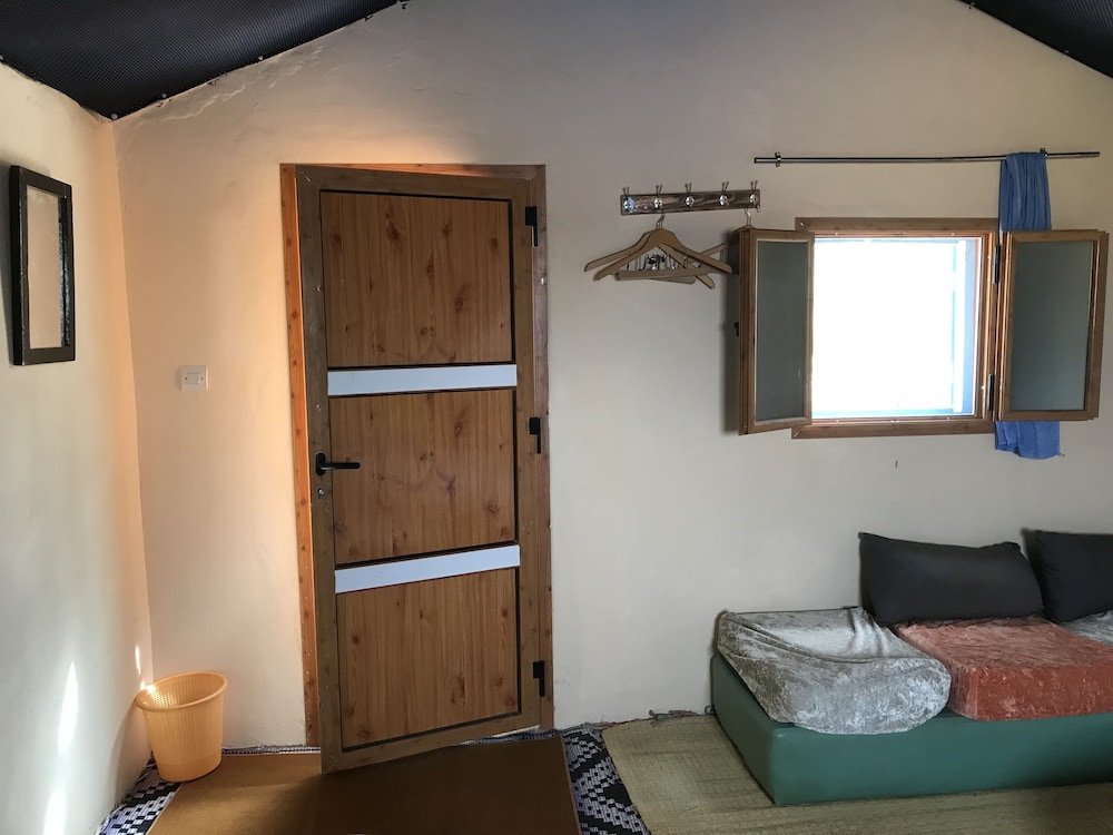 Economy Twin Room photo 2