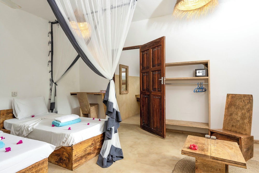 Elite Triple Room, 1 Bedroom, Non Smoking, Pool View (Villa with Pool) photo 3