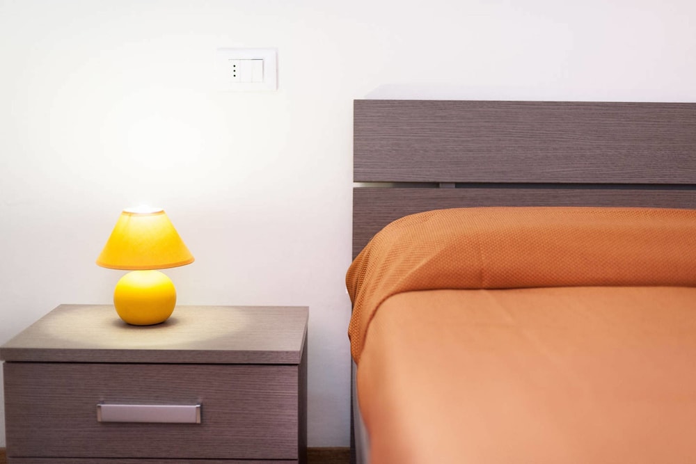Standard Room, 1 Double Bed, Private Bathroom, Ground Floor (Small - External bathroom) photo 3