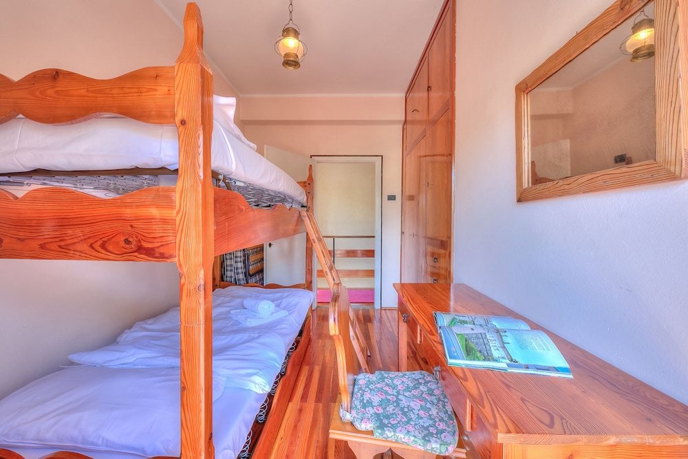 Family House, 3 Bedrooms, 2 Bathrooms, Lakeside (Casa Gioiosa) photo 2