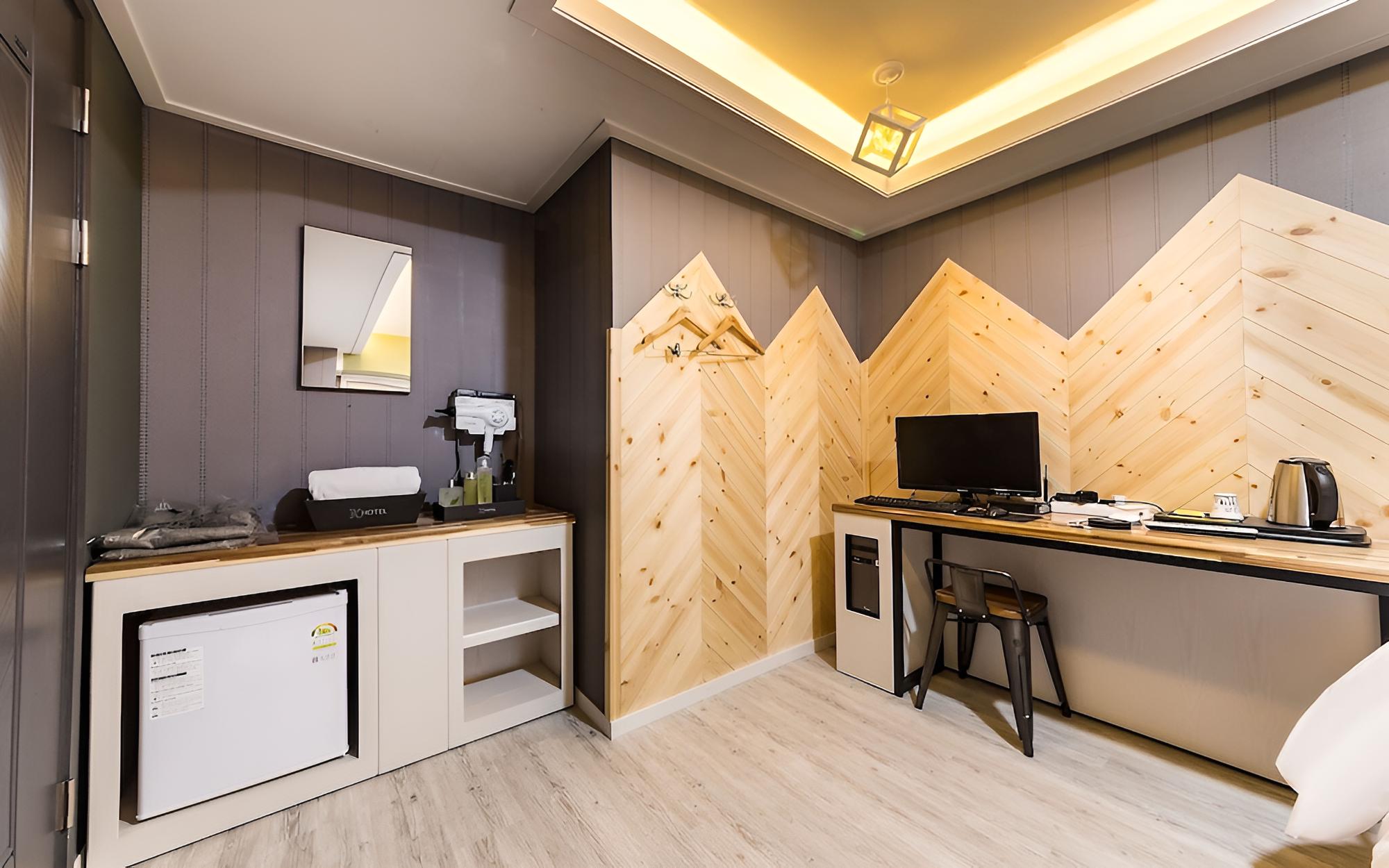 Room (Standard Room) - Photo 2