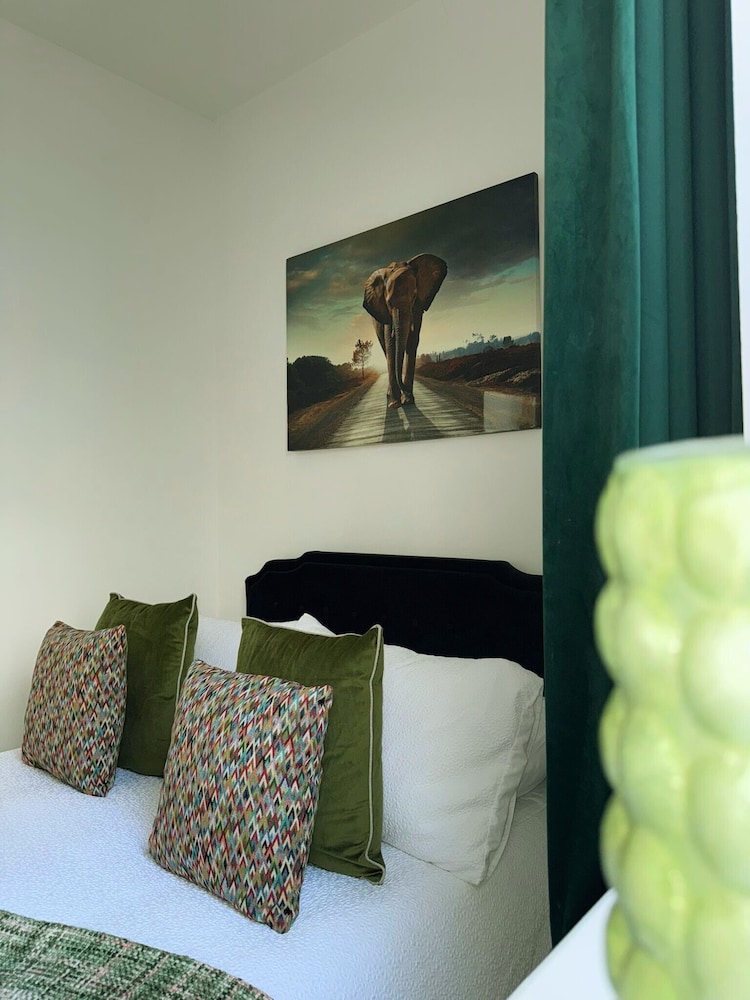 Luxury Apartment, 1 Double Bed with Sofa bed, Non Smoking