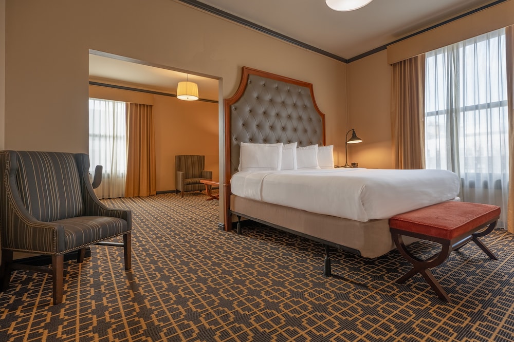 Suite, 1 Bedroom - Photo 1