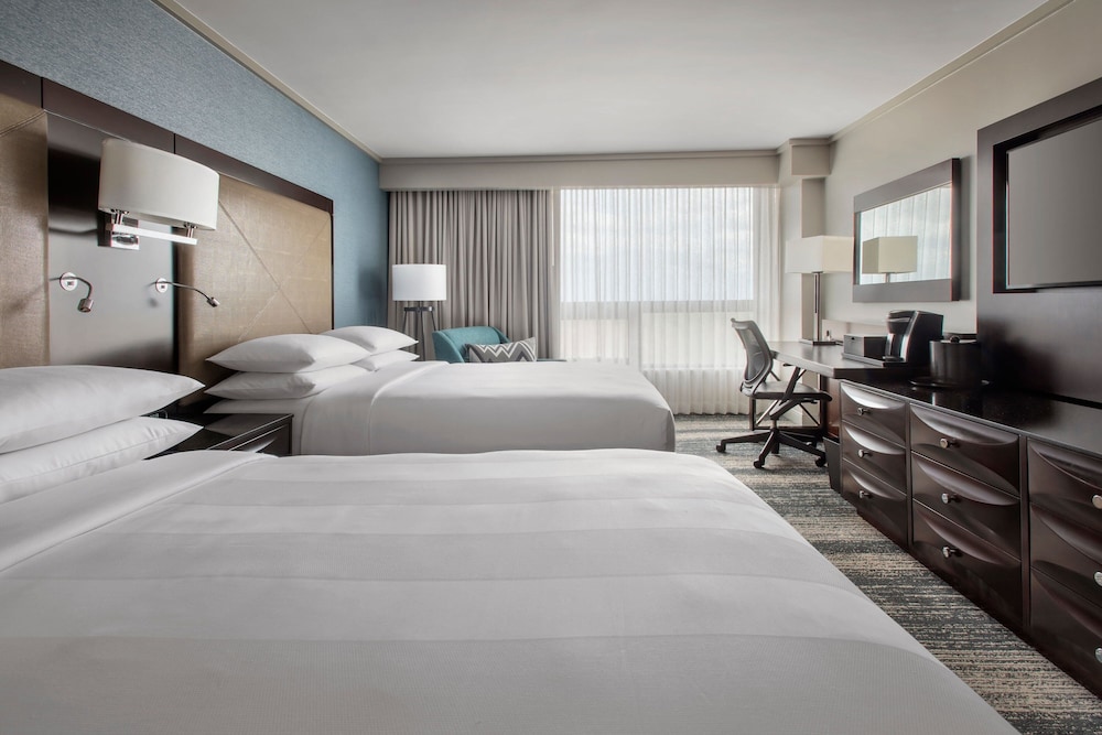 Room, 2 Queen Beds - Photo 4