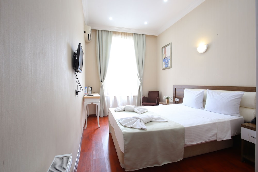 Deluxe Double Room, 1 King Bed, City View