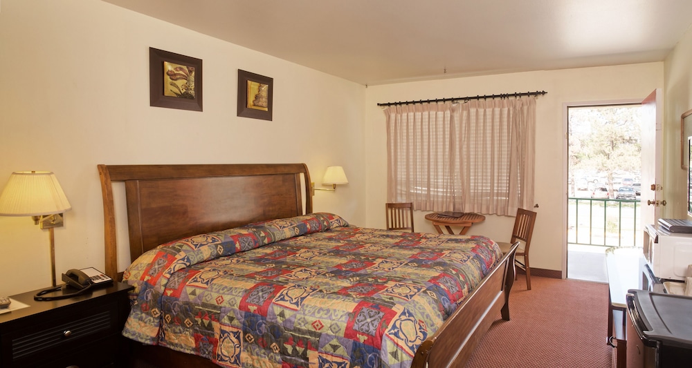 Standard Room, 1 King Bed photo 1