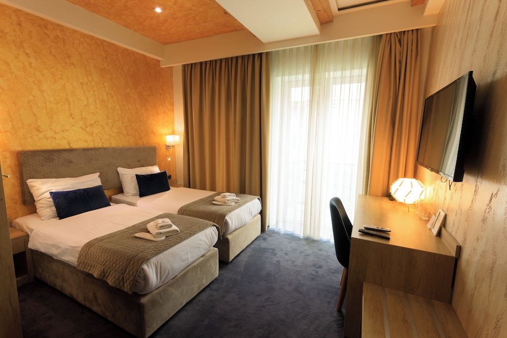 Comfort Twin Room, Balcony, Courtyard View photo 2