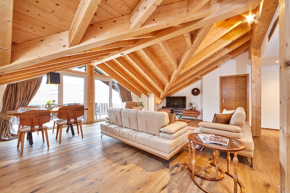 Panoramic Suite, 2 Bedrooms, Non Smoking, Mountain View