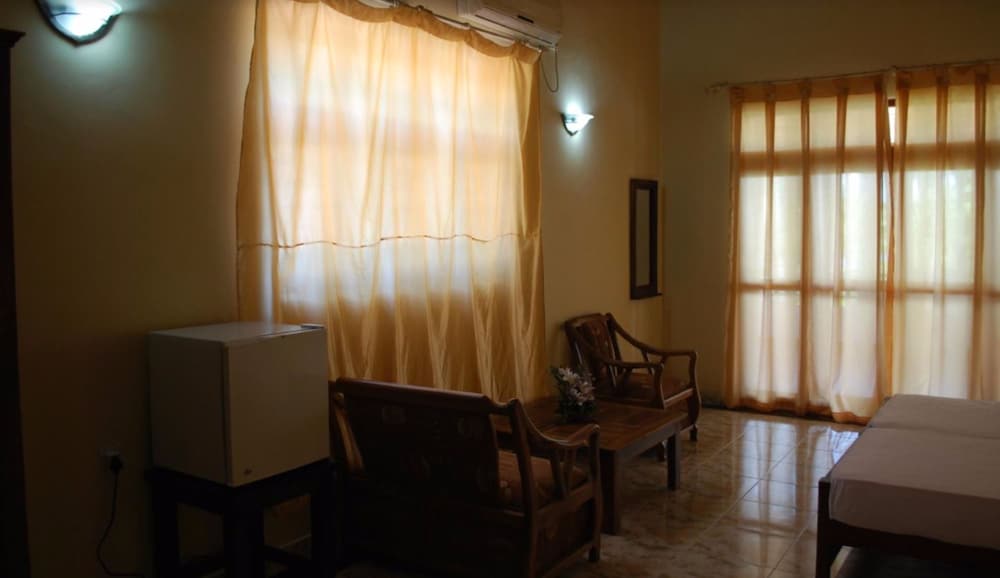 Standard Room, River View, Poolside photo 3