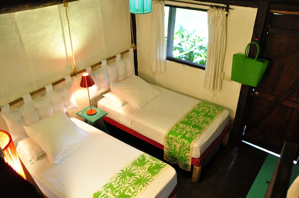 Cabin with 3 single beds photo 2