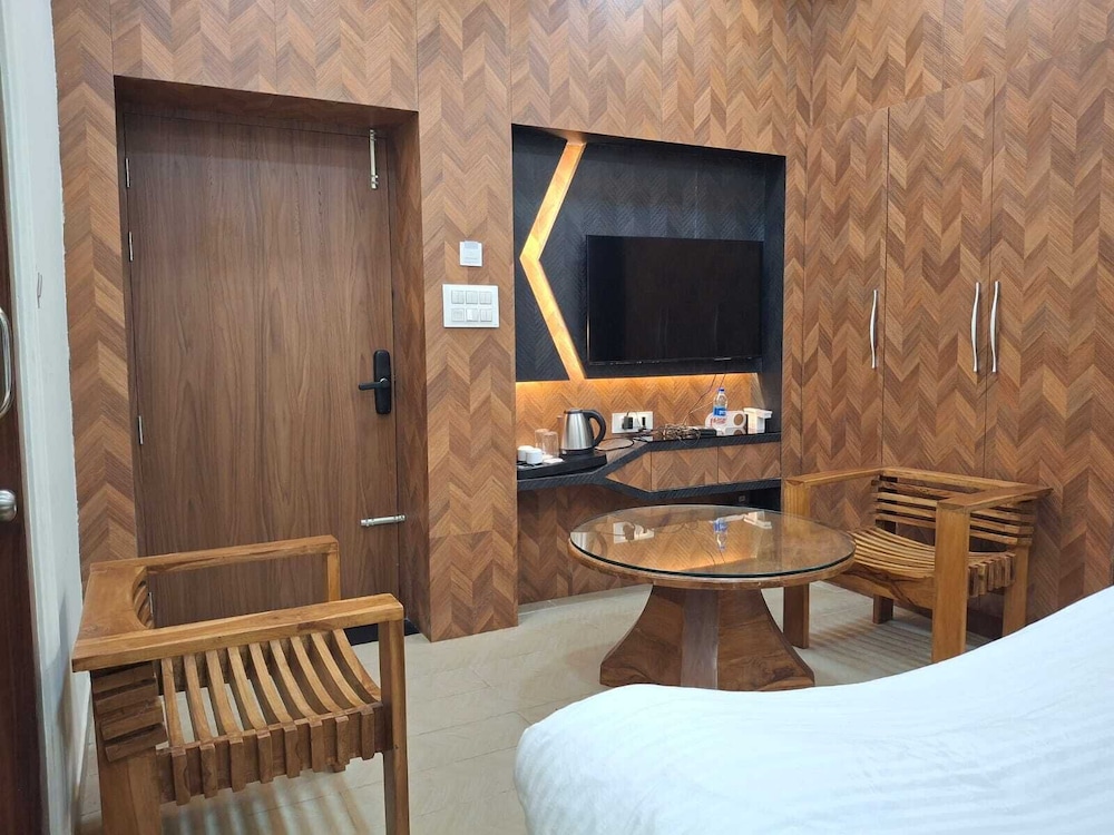 Standard Double Room, City View