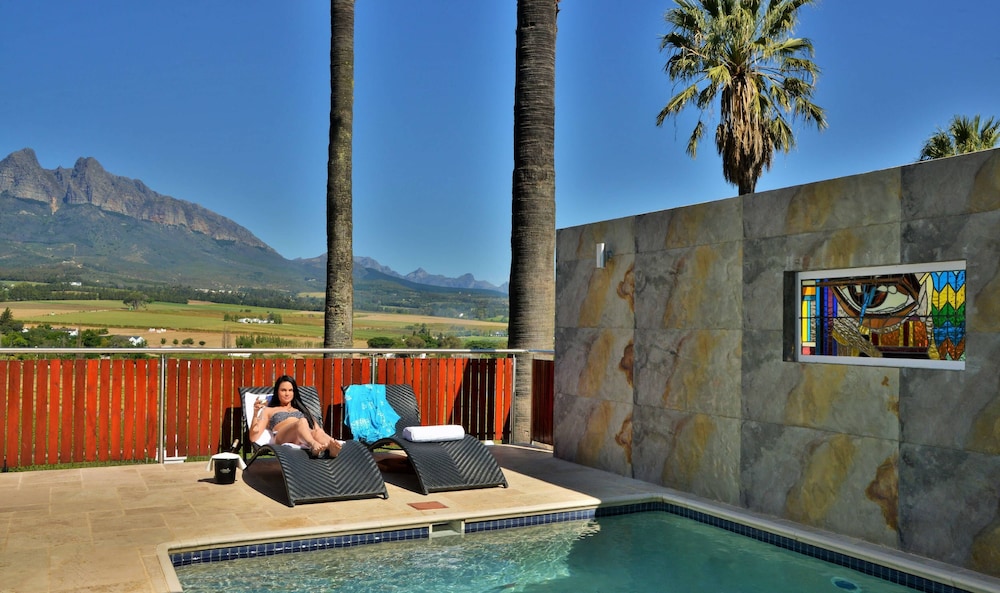Luxury Five-Star Suite 2 photo 2