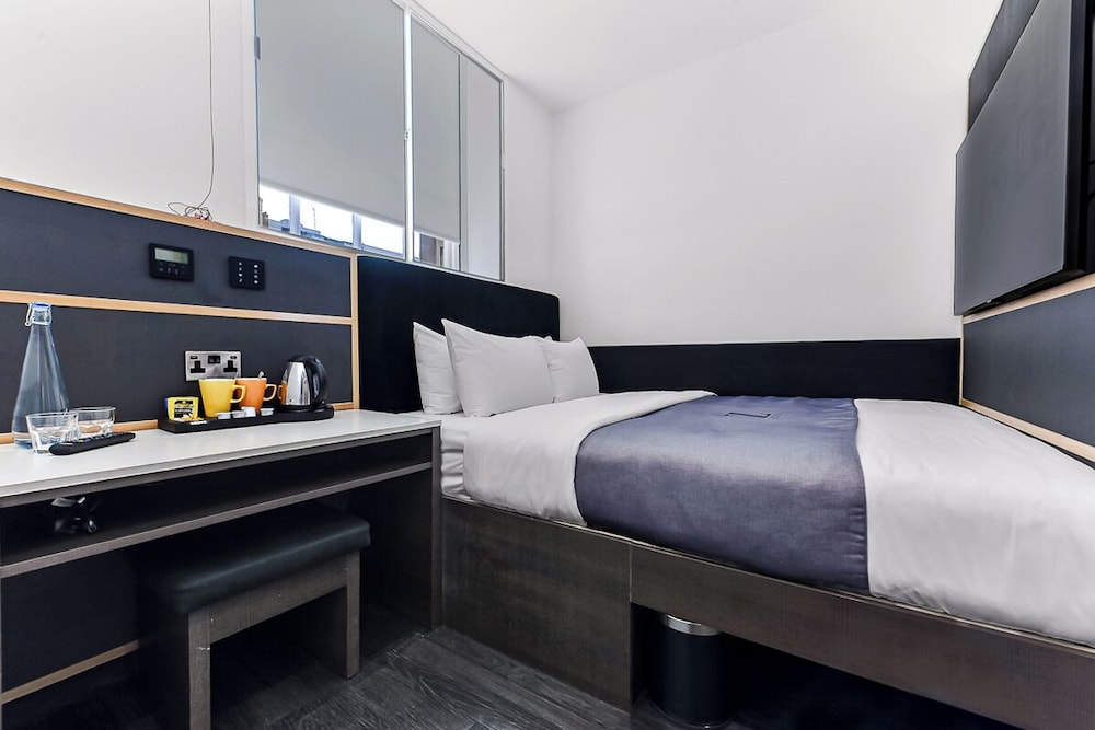 Queen Accessible Room photo 2