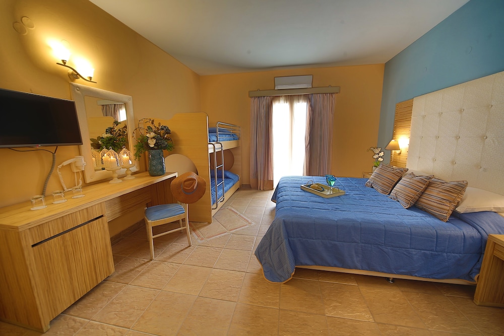 Family Room, Partial Sea View