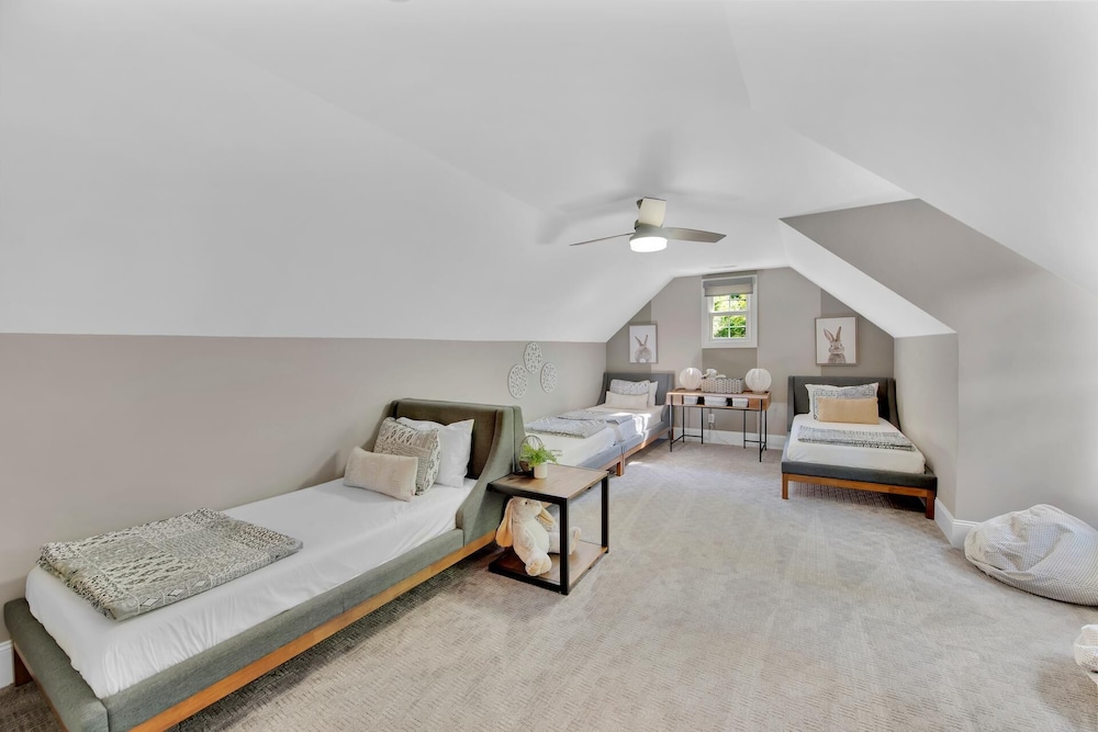 House, Multiple Beds, Lake View (Pathway Bay)