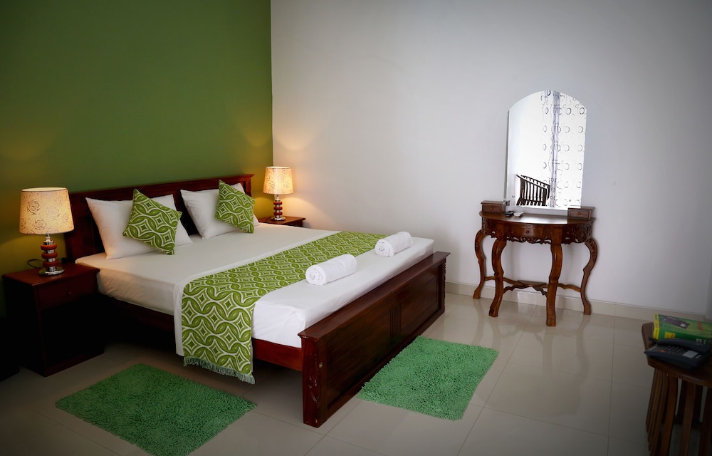 Romantic Double Room, 1 Queen Bed, Garden View photo 2
