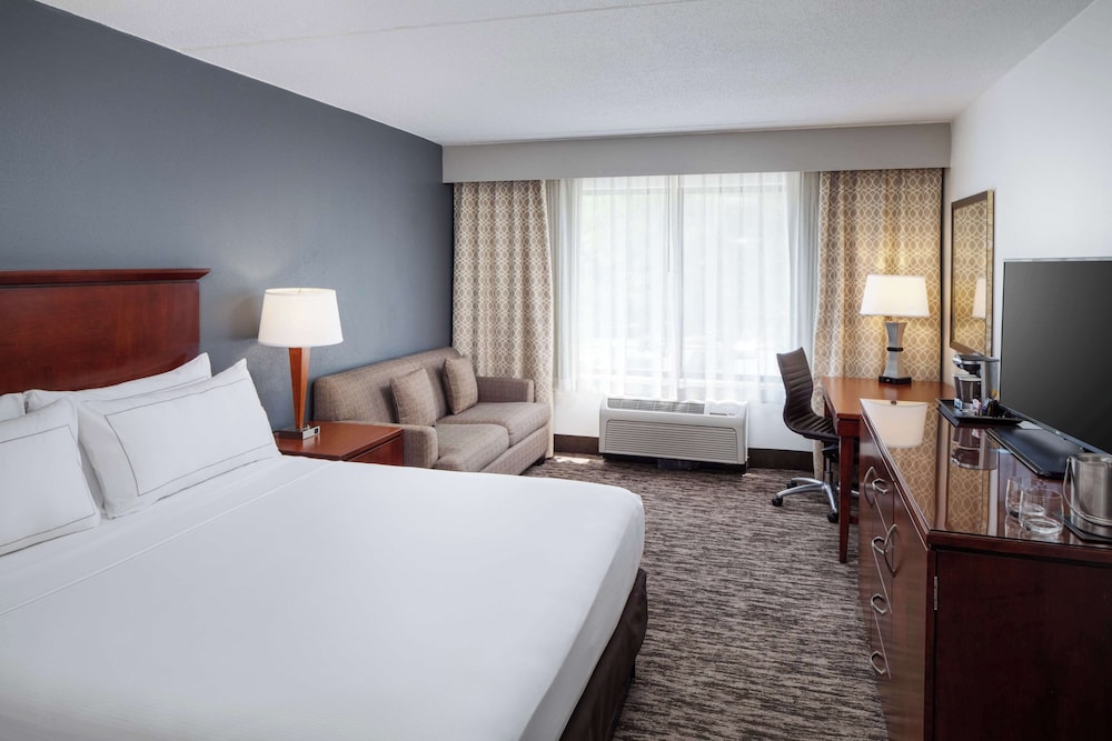 One King Bed - Photo 1