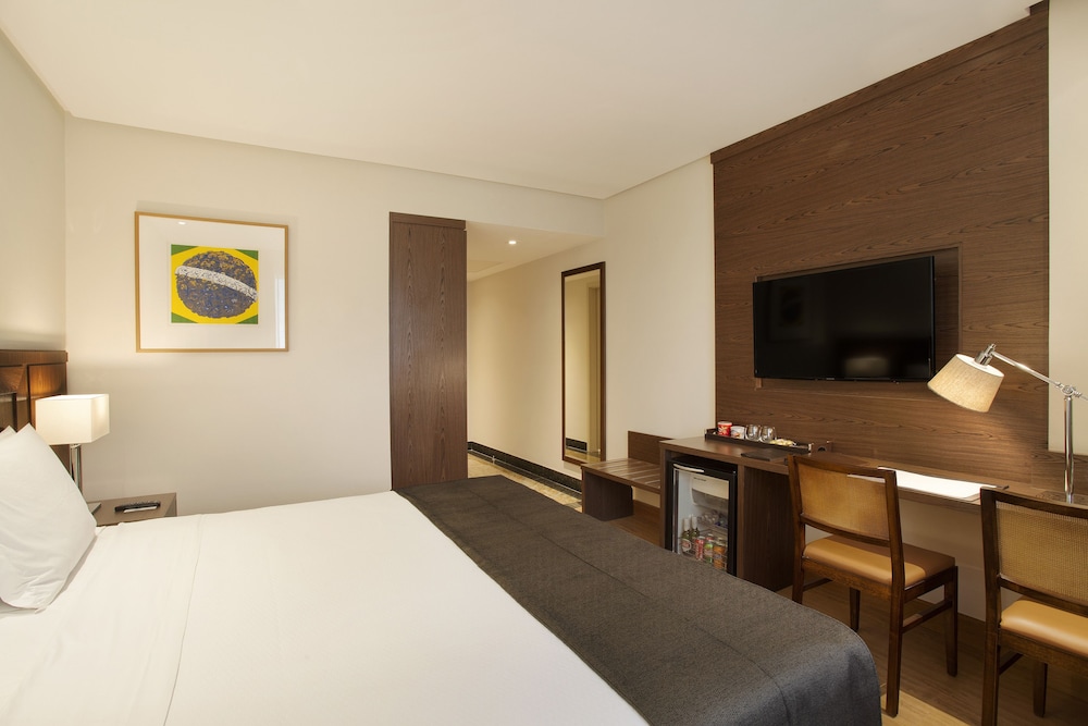 Standard Double Room thumbnail 5