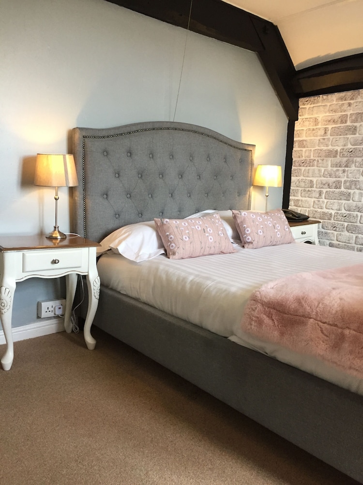 Double Room, Ensuite - Photo 10