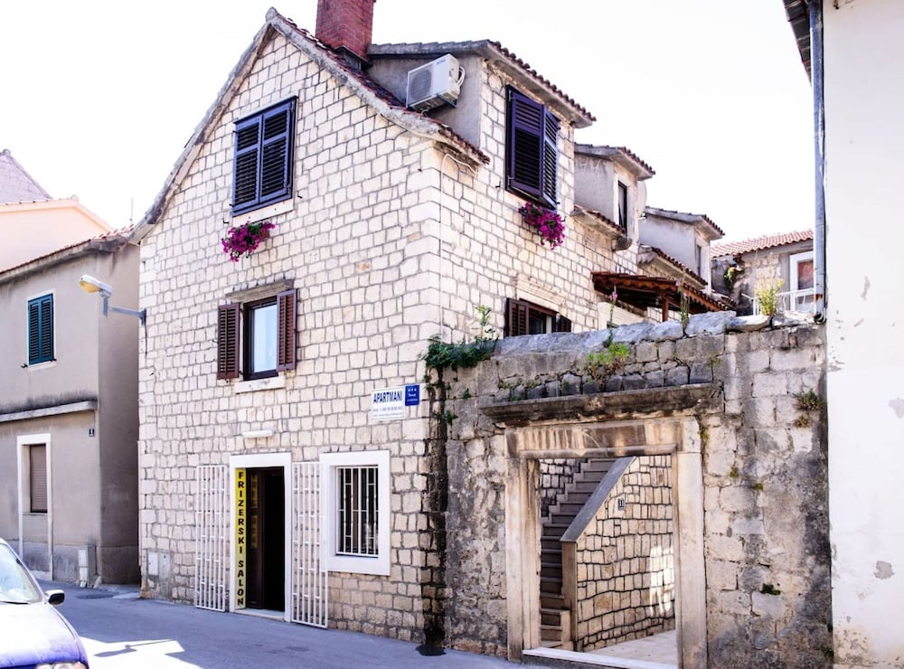 House (Four Bedroom Holiday Home)