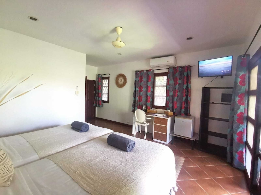 Deluxe Twin Room photo 3