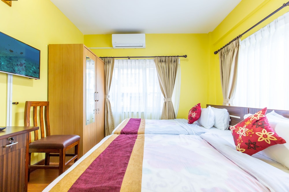 Deluxe Room - Photo 6