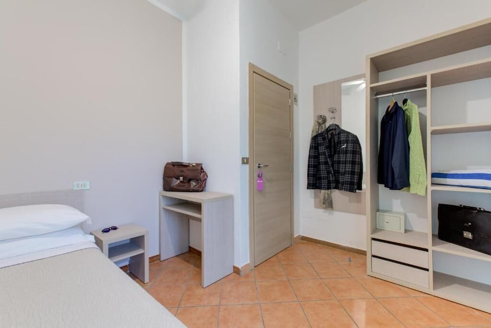 Single Room, Balcony