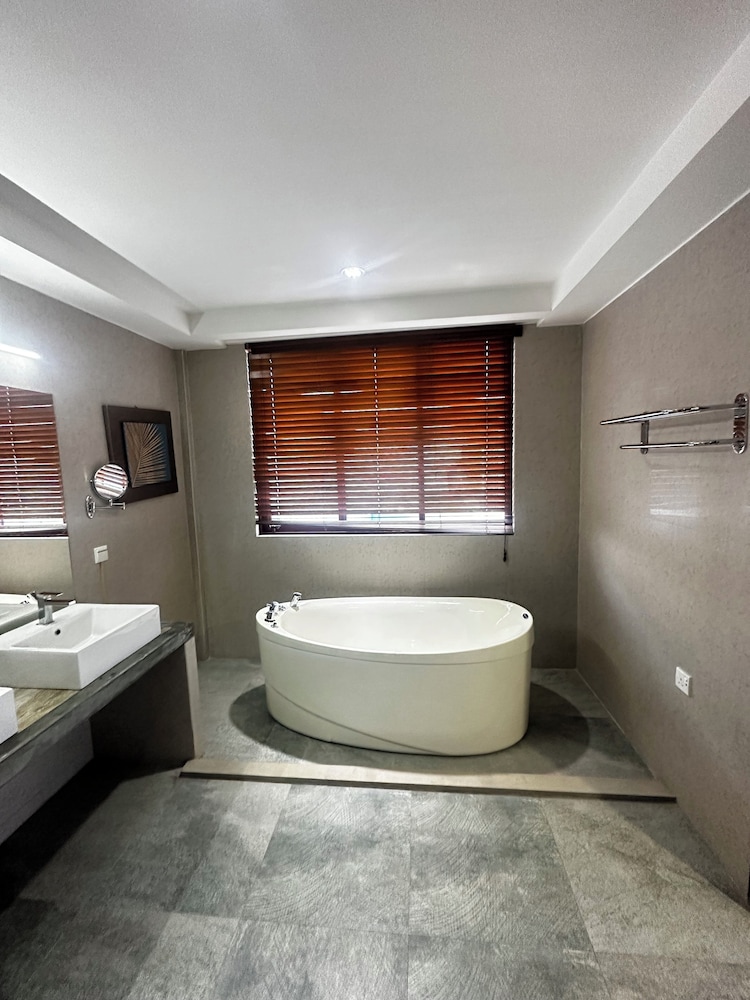 Superior Suite, Balcony, Pool View photo 3