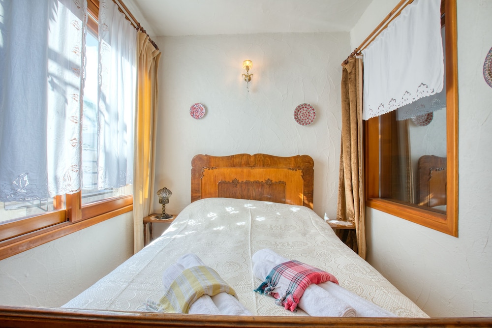 Standard Double Room, 2 Double Beds photo 3