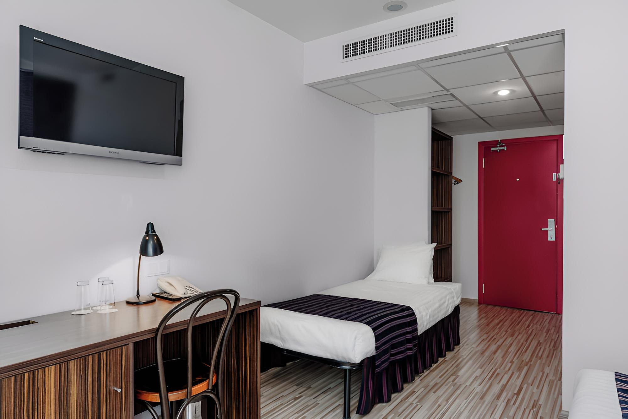 Standard Triple Room - Photo 6