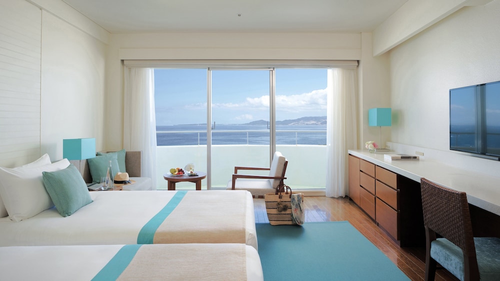 Classic Room, 2 Twin Beds, Club Lounge Access, Ocean View (Private Terrace) - Photo 3