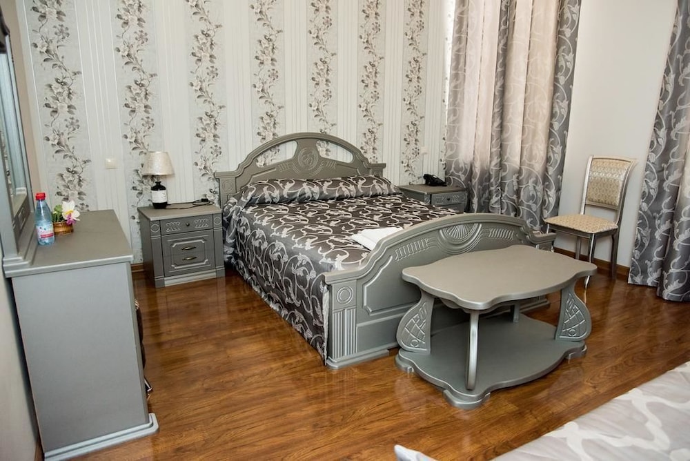 Standard Studio, 1 Double Bed with Sofa bed photo 3