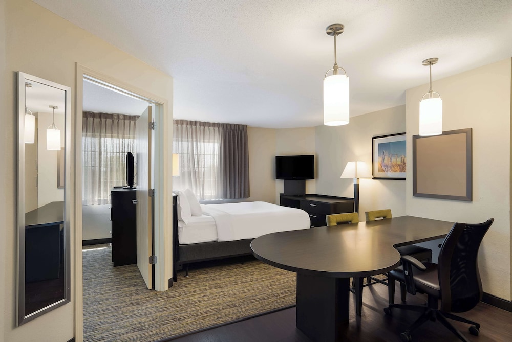 Suite, 2 Queen Beds (One Bedroom) photo 2