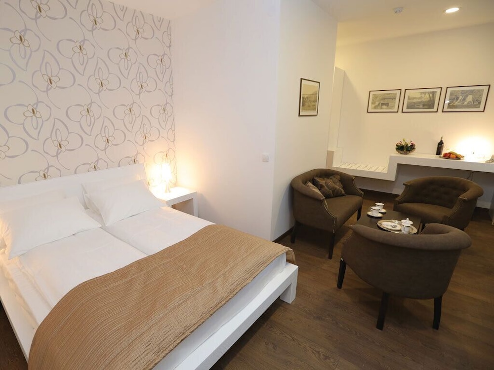 Deluxe Single Room photo 3