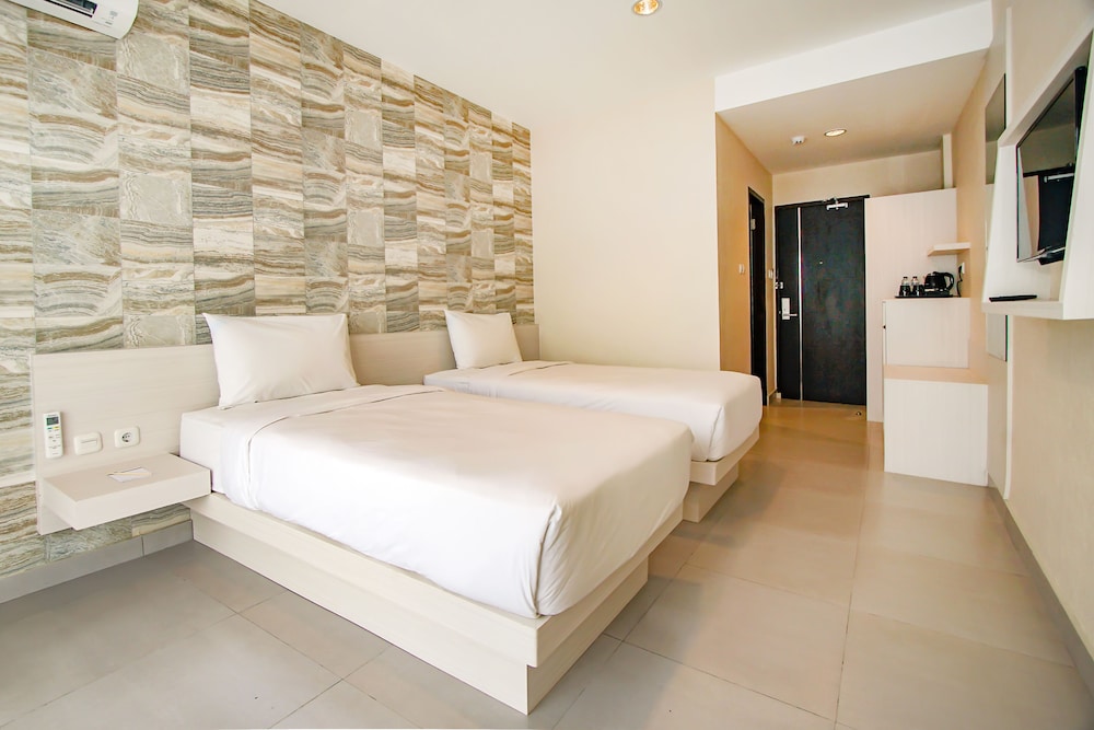 Deluxe Twin Room photo 2