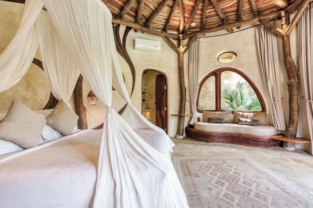 Suite, 1 Queen Bed