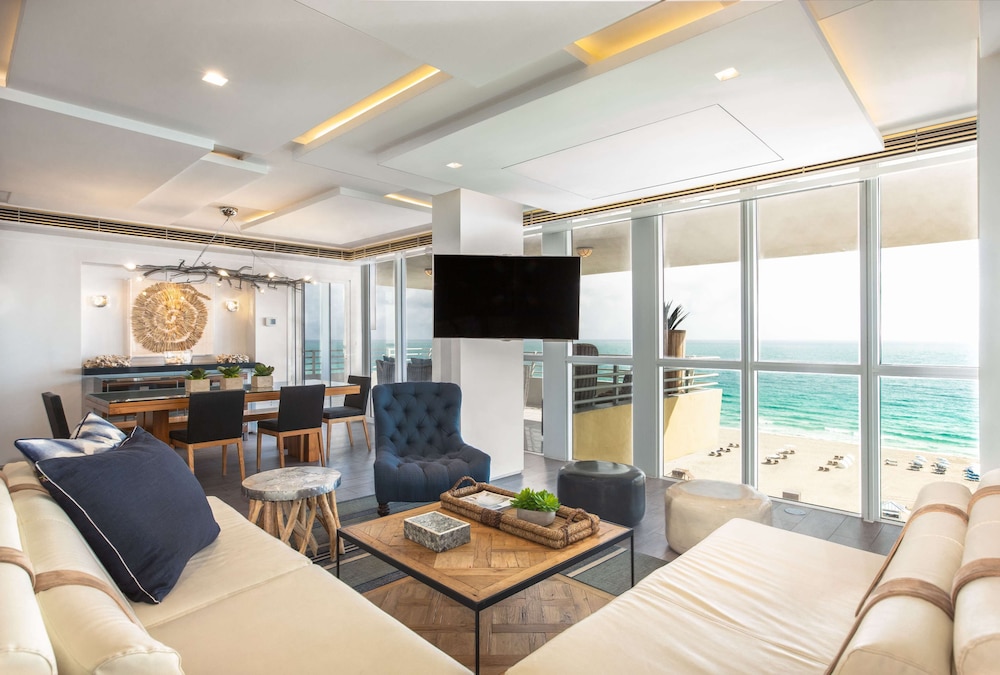 Presidential Suite, 2 Bedrooms, Oceanfront thumbnail 6