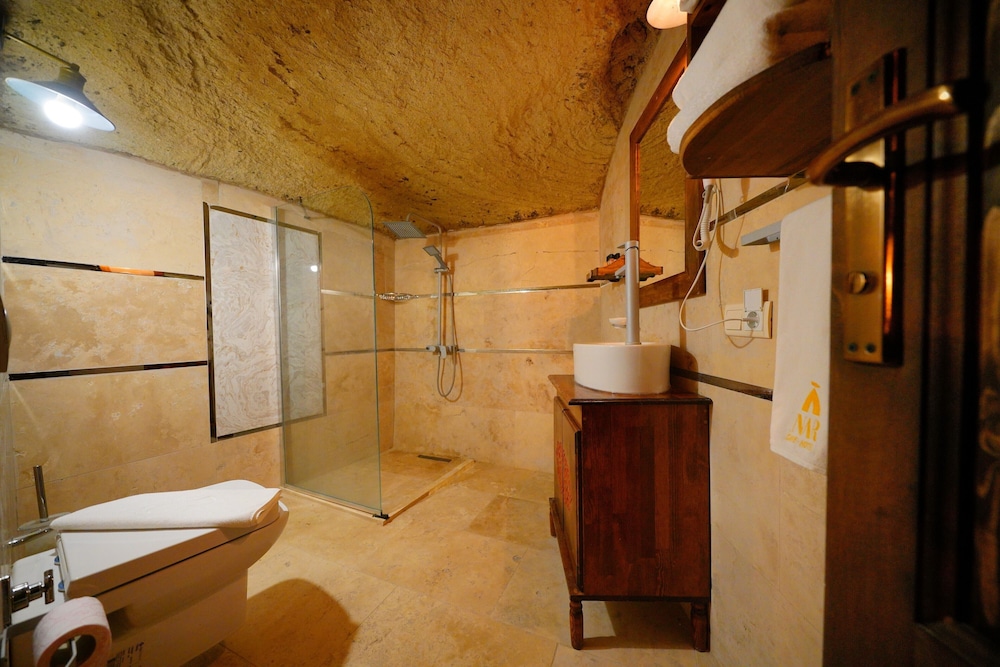 OTTOMAN Deluxe Queen Cave Room photo 3