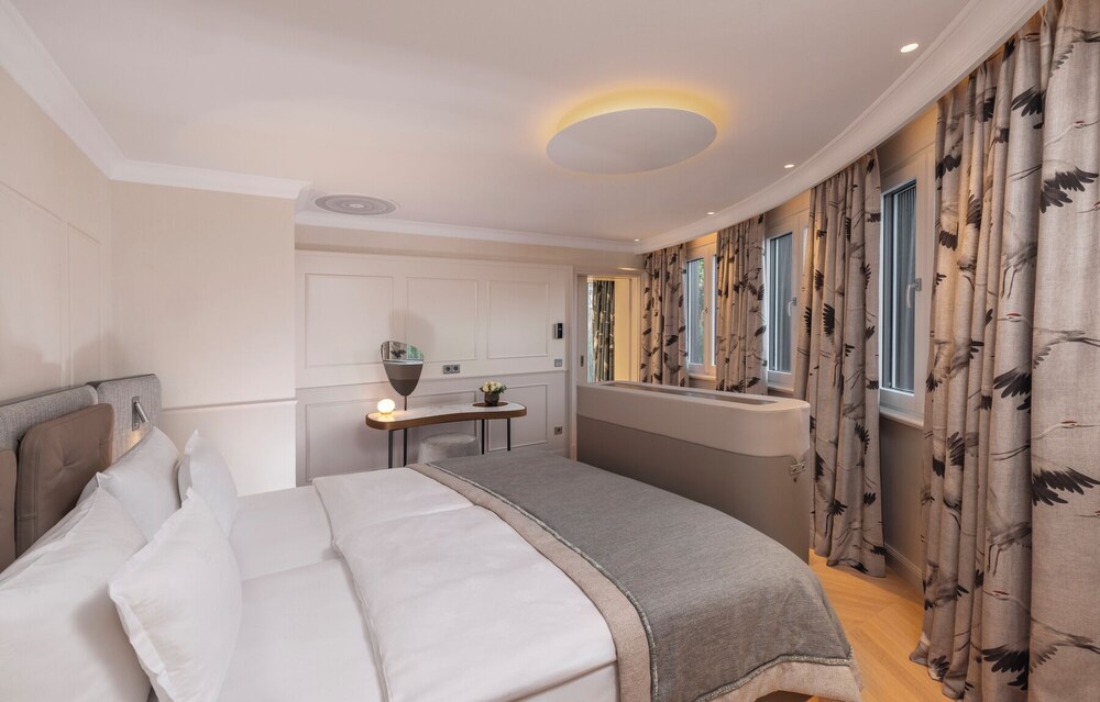 Double Room (Apartment Penthouse IV)