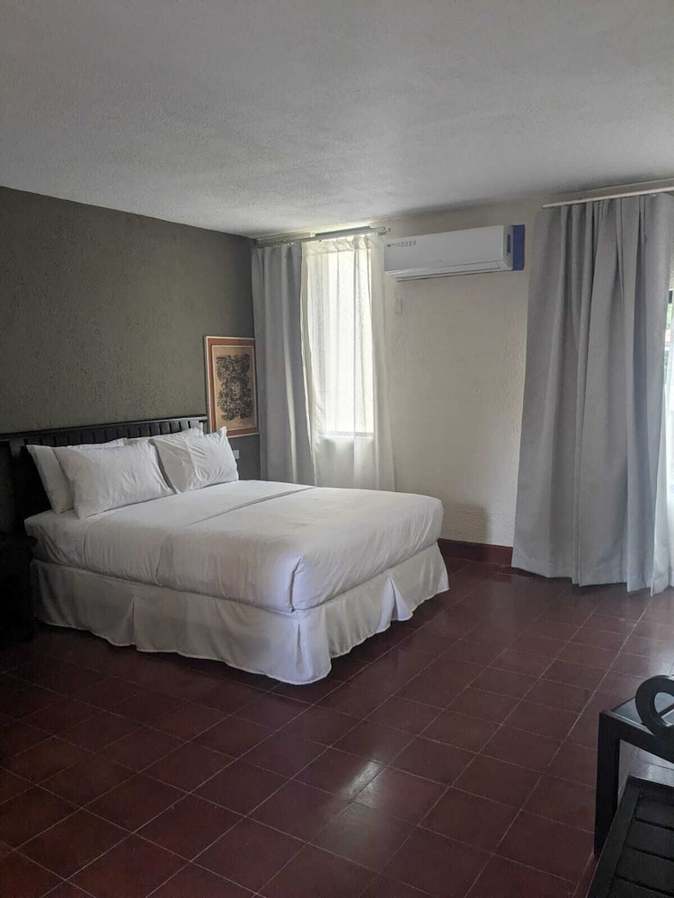 Standard Double or Twin Room, Mountain View