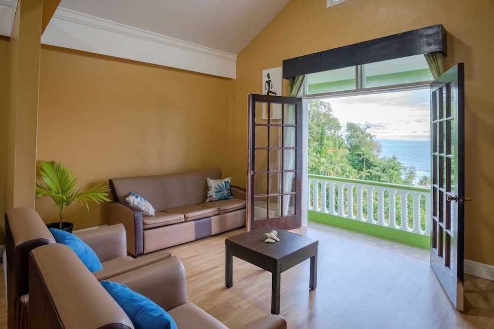 Deluxe Suite, Balcony
