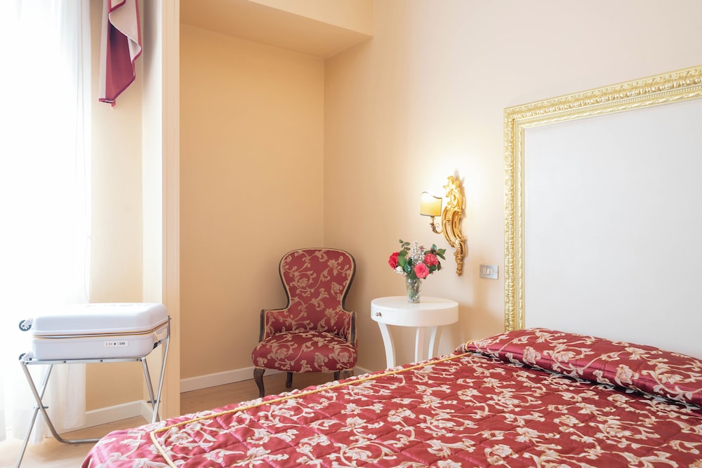 Double or Twin Room photo 2