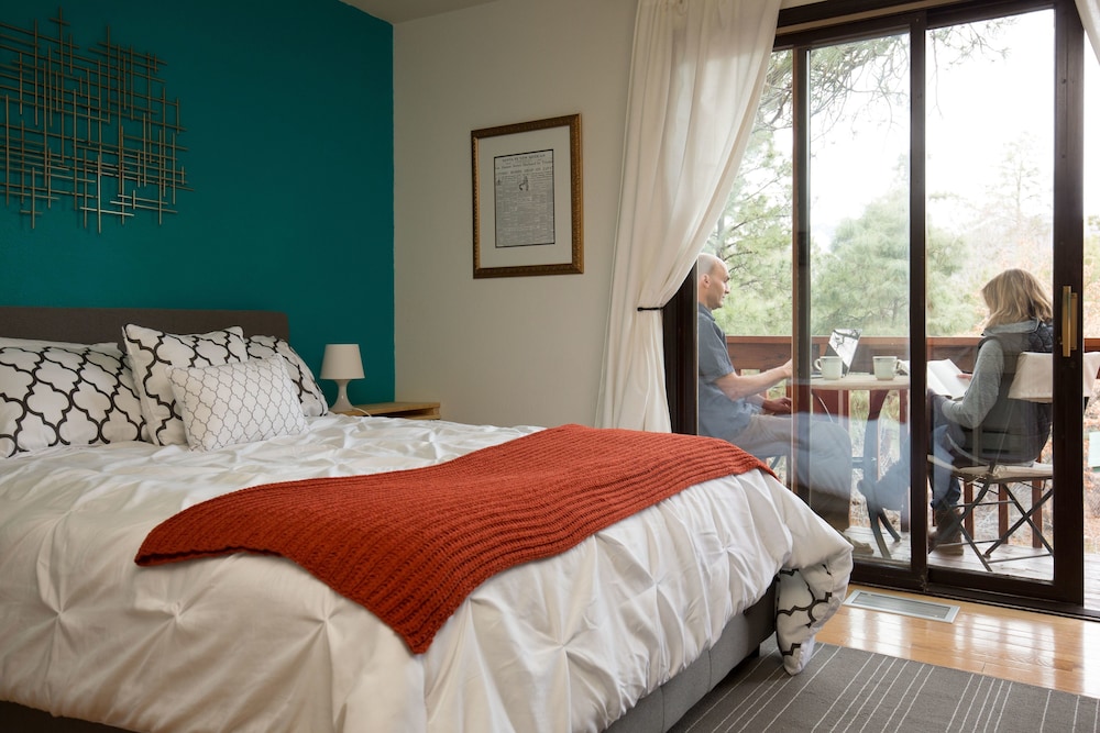 Comfort Single Room, 1 Queen Bed