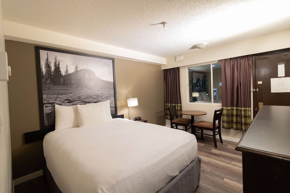Room, 1 Queen Bed, Non Smoking - Photo 2