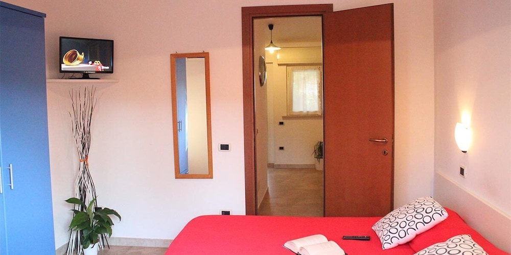 Bungalow (C) photo 1